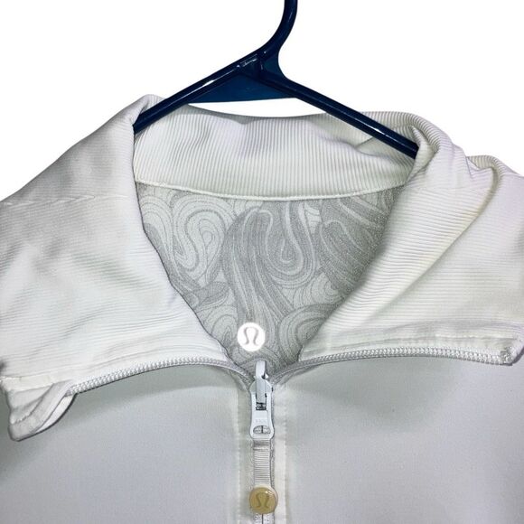 511. Lululemon reversible paisley print jacket size 4 - Picture 10 of 14